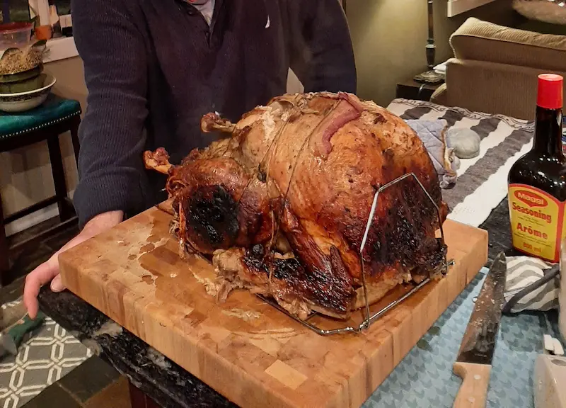 チキンスタッフィング（Bread Stuffing）・ローストチキンのレシピ｜クリスマスの定番料理｜七面鳥・ターキー